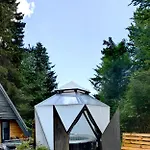 Lodge Osada Pod Beskidem- Chatki Caloroczne Szczyrk