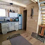 Osada Pod Beskidem- Chatki Caloroczne Lodge