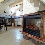Lodge Osada Pod Beskidem- Chatki Caloroczne *