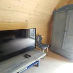 Osada Pod Beskidem- Chatki Caloroczne * Szczyrk