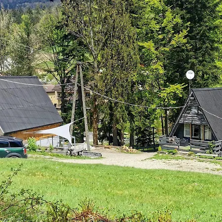 Osada Pod Beskidem- Chatki Caloroczne Lodge