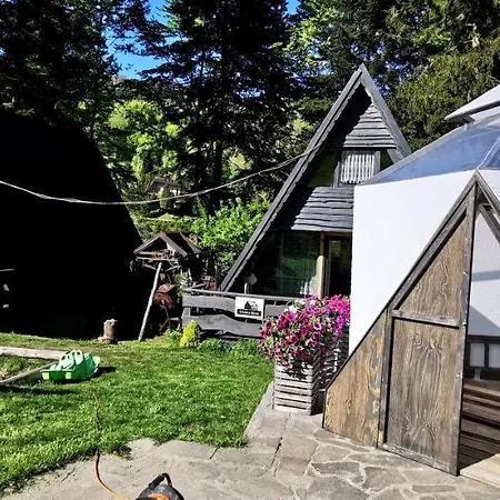 Osada Pod Beskidem- Chatki Caloroczne Lodge *