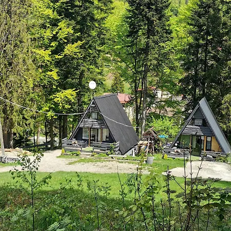 Lodge Osada Pod Beskidem- Chatki Caloroczne *