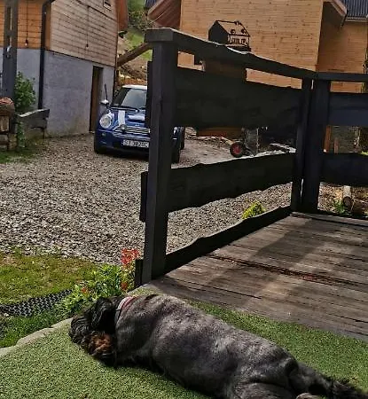 Lodge Osada Pod Beskidem- Chatki Caloroczne *