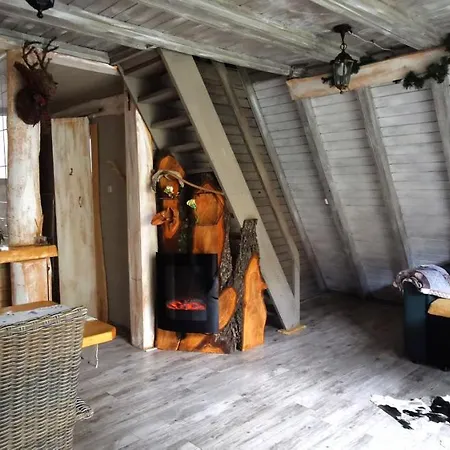 Lodge Osada Pod Beskidem- Chatki Caloroczne