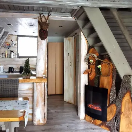 Osada Pod Beskidem- Chatki Caloroczne 山林小屋 什切尔克