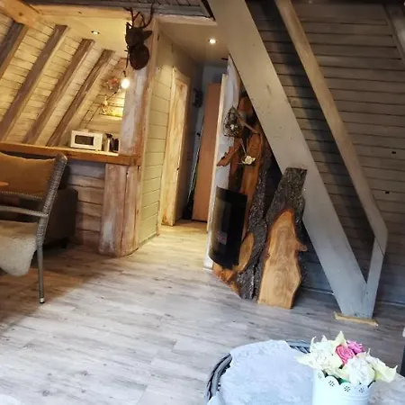 Osada Pod Beskidem- Chatki Caloroczne *