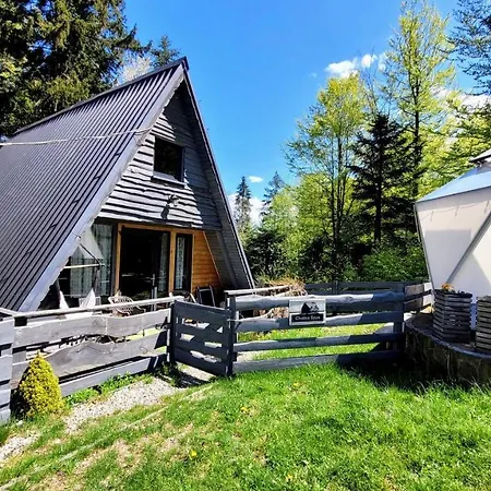 Lodge Osada Pod Beskidem- Chatki Caloroczne Szczyrk