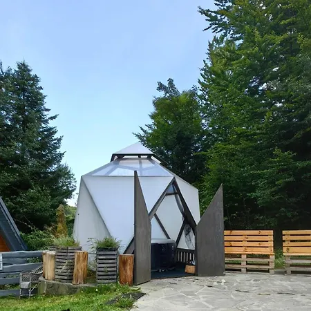 Osada Pod Beskidem- Chatki Caloroczne Chata Szczyrk