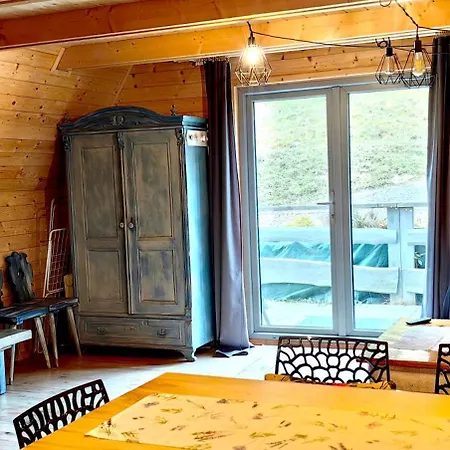 Osada Pod Beskidem- Chatki Caloroczne Szczyrk