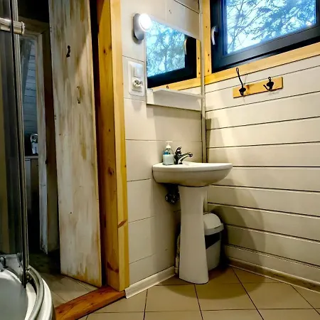 Lodge Osada Pod Beskidem- Chatki Caloroczne *