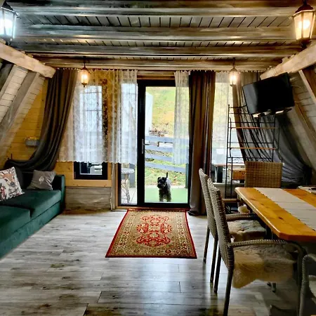 Osada Pod Beskidem- Chatki Caloroczne Lodge