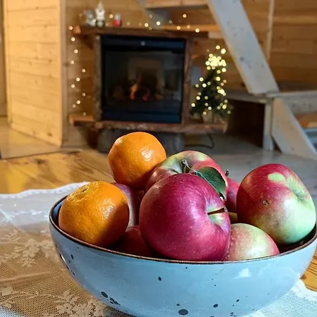 Lodge Osada Pod Beskidem- Chatki Caloroczne