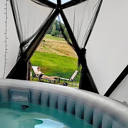 Osada Pod Beskidem- Chatki Caloroczne Szczyrk