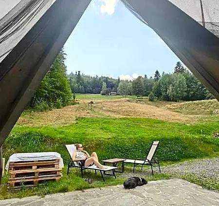 Osada Pod Beskidem- Chatki Caloroczne