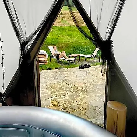 Osada Pod Beskidem- Chatki Caloroczne *
