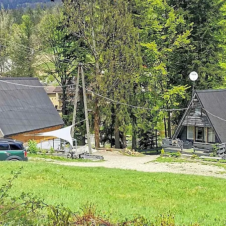 Osada Pod Beskidem- Chatki Caloroczne *