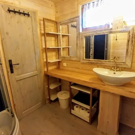 Osada Pod Beskidem- Chatki Całoroczne