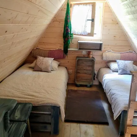 Osada Pod Beskidem- Chatki Caloroczne Orman Evi Szczyrk