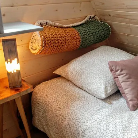 Osada Pod Beskidem- Chatki Caloroczne Szczyrk
