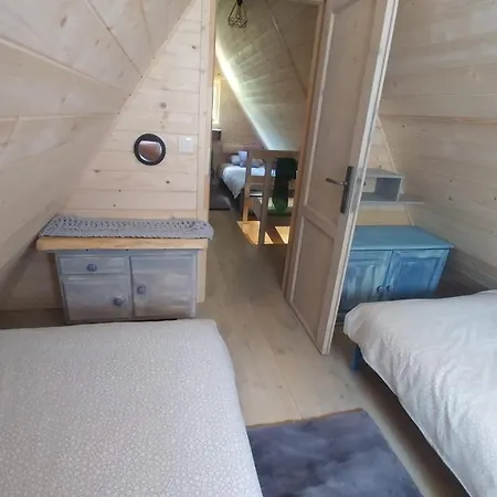 Osada Pod Beskidem- Chatki Caloroczne Lodge