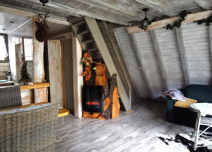 Lodge Osada Pod Beskidem- Chatki Caloroczne