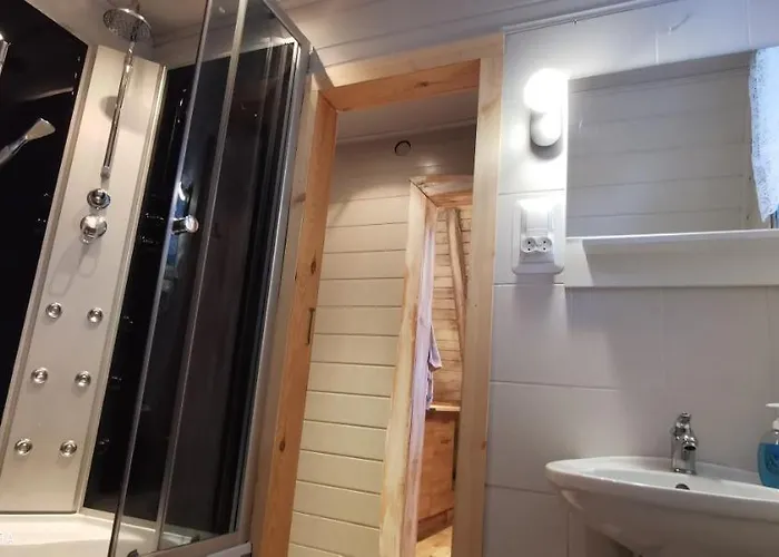 Osada Pod Beskidem- Chatki Caloroczne Szczyrk