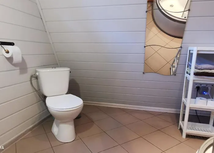 Lodge Osada Pod Beskidem- Chatki Caloroczne