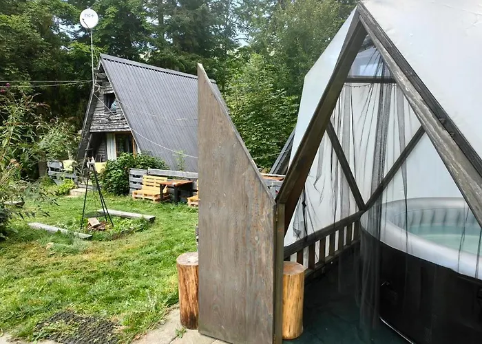 Osada Pod Beskidem- Chatki Caloroczne Lodge *