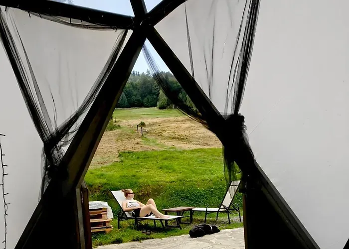 Osada Pod Beskidem- Chatki Caloroczne *