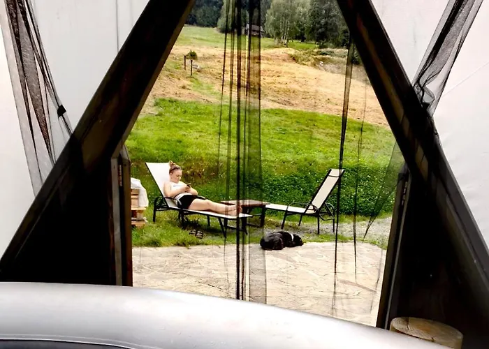 Osada Pod Beskidem- Chatki Caloroczne Szczyrk