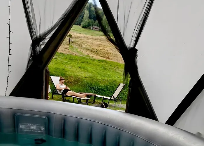 Osada Pod Beskidem- Chatki Caloroczne * Szczyrk