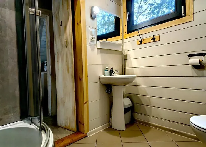 Lodge Osada Pod Beskidem- Chatki Caloroczne *