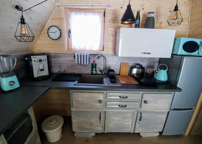 Osada Pod Beskidem- Chatki Caloroczne * Szczyrk