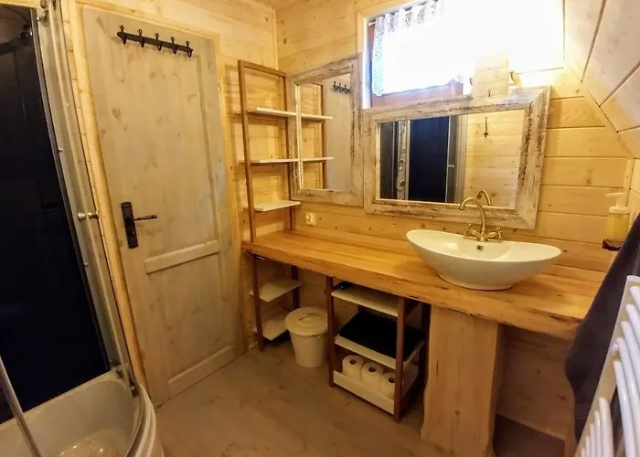 Osada Pod Beskidem- Chatki Caloroczne