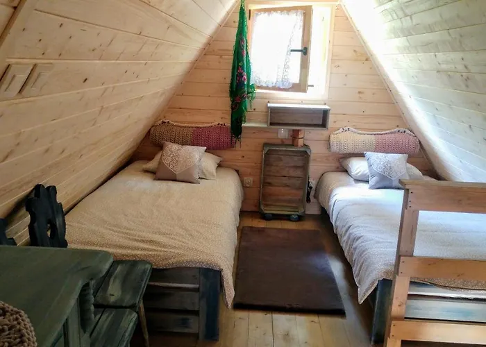 Osada Pod Beskidem- Chatki Caloroczne Lodge Szczyrk