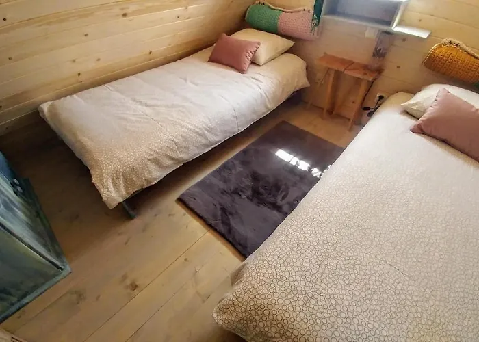 Osada Pod Beskidem- Chatki Caloroczne *