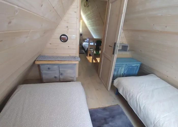 Osada Pod Beskidem- Chatki Caloroczne Lodge