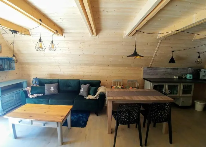 Osada Pod Beskidem- Chatki Caloroczne