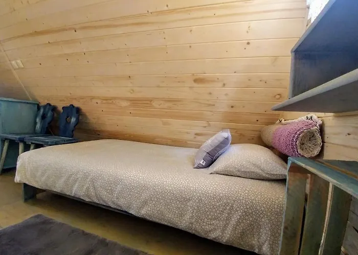 Osada Pod Beskidem- Chatki Caloroczne