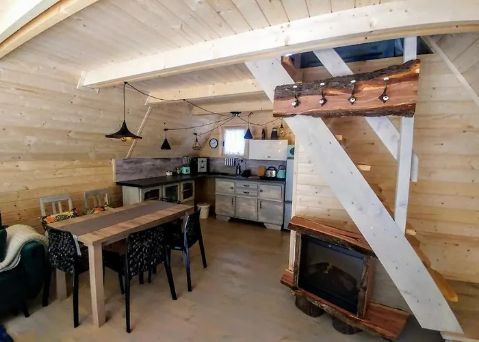 Osada Pod Beskidem- Chatki Caloroczne